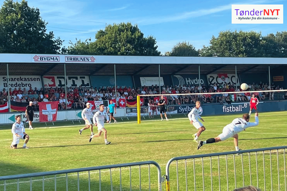 Hjemmeholdet må i placeringskampe — afgørende opgør lørdag formiddag venter Danmark ved faustball EM i Bankparken