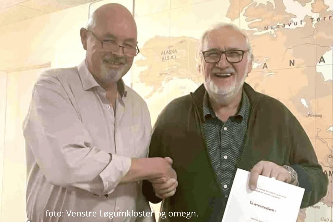 En politisk sværvægter hædres: Jens Møller udnævnt til æresmedlem i Venstre