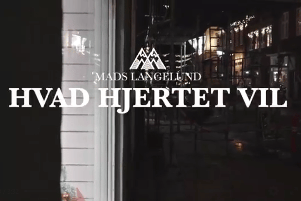 Anmeldelse: Mads Langelund rammer plet med “Hvad Hjertet Vil”