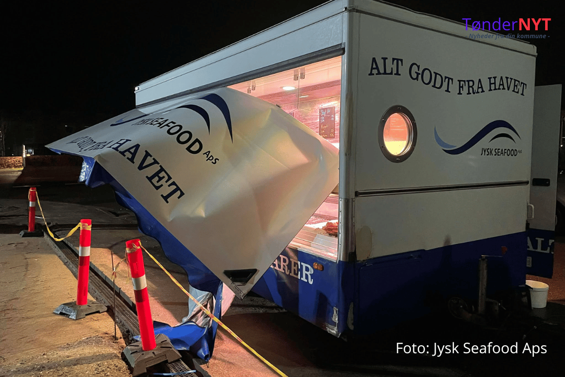 Uheld rammer populær fiskebil – men Jysk Seafood lover: “Vi står igen ved Kvickly Tønder på fredag”